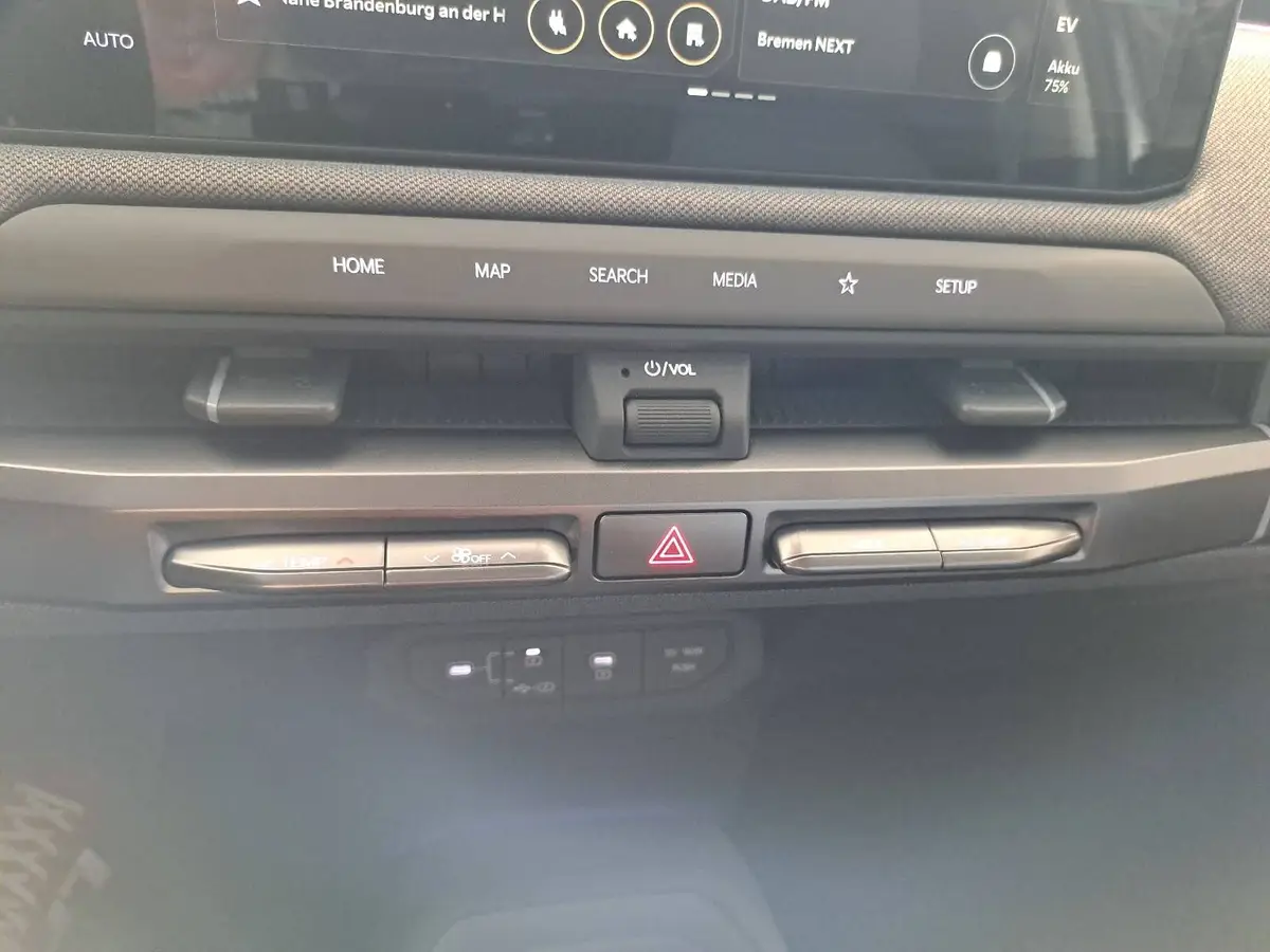 KIA EV3 81.4 KWH EARTH MJ26 WINTER BUSIN. UPGRADE DRIVEWISE-PARK DESIGN SOUND