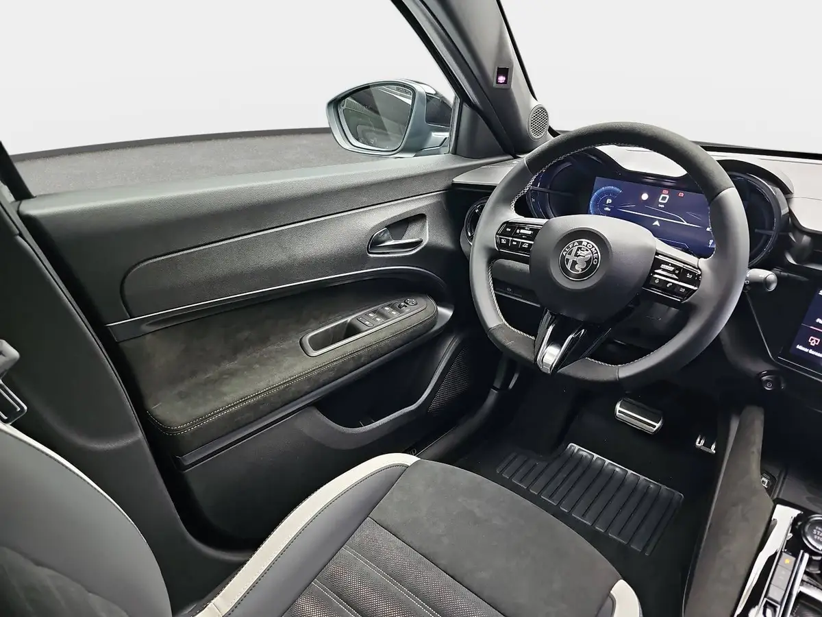 ALFA ROMEO JUNIOR ELETTRICA 54 KWH SPORT SPECIALE TECHNOLOGIE-PAKET
