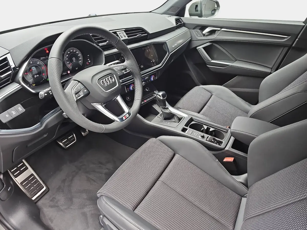 AUDI Q3 35 TDI S-TRONIC S LINE NAVI LED PANO ACC BLACK+ KA