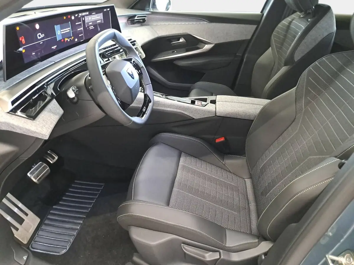 PEUGEOT 3008 1.2 HYBRID 145 E-DSC6 GT NAVI KLIMA LED AHK LM19