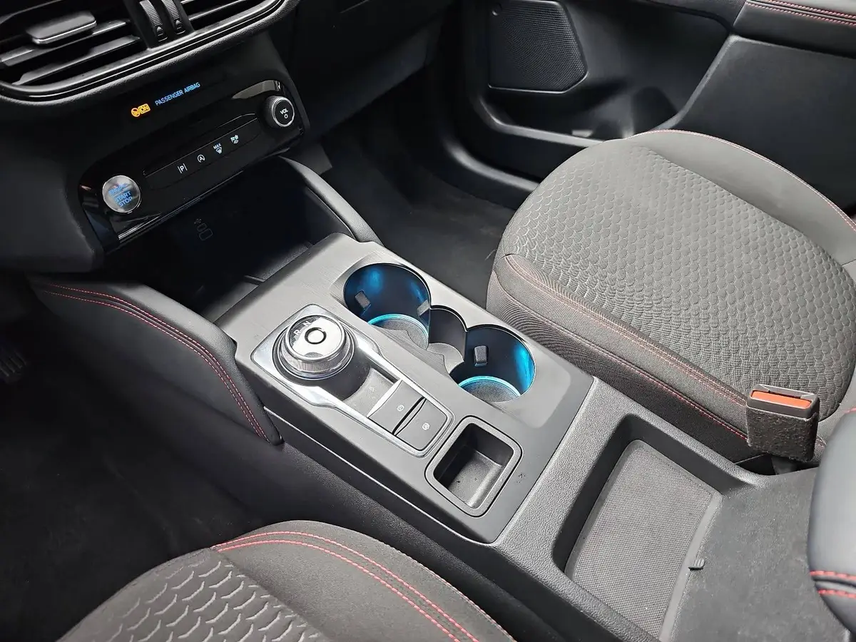 FORD KUGA 1.5 EB AUTO. ST-LINE NAVI LED KLIMAAUTO WINTER SIC