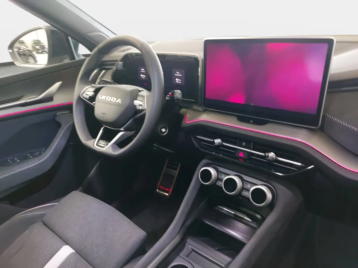 SKODA KODIAQ 1.5 TSI DSG SPORTLINE NAVI LED ACC PANO WINTER AHK