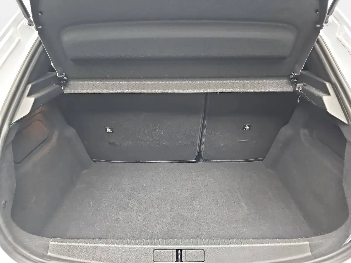 PEUGEOT 208 1.2 PURETECH 100 ALLURE LED DAB LM