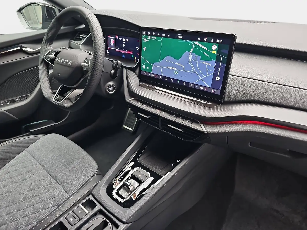 SKODA OCTAVIA COMBI 2.0 TDI DSG SPORTLINE NAVI LED