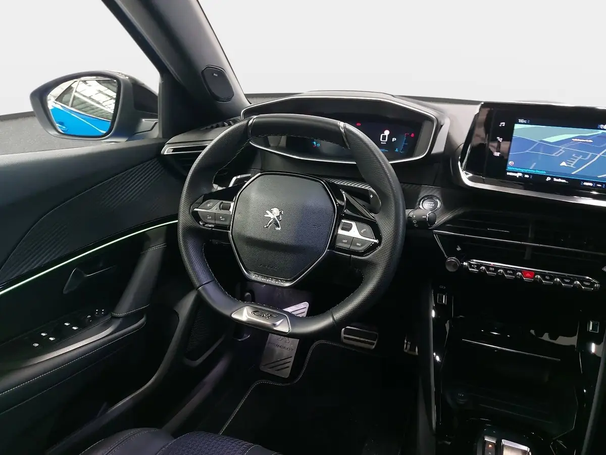 PEUGEOT 2008 1.2 PURETECH GT AHK ACC P-ASSIST