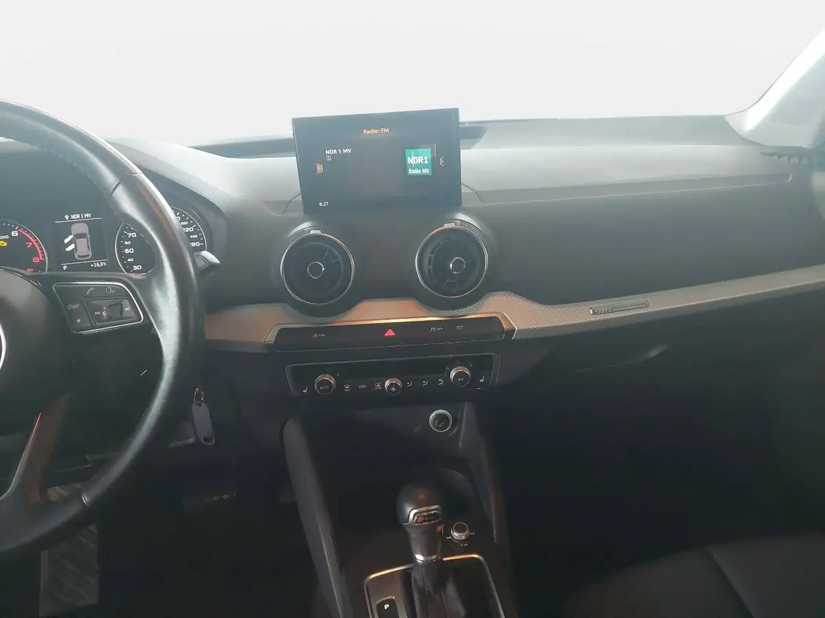 AUDI Q2 1.5 TFSI 35 GANZJAHRESREIFEN AHK