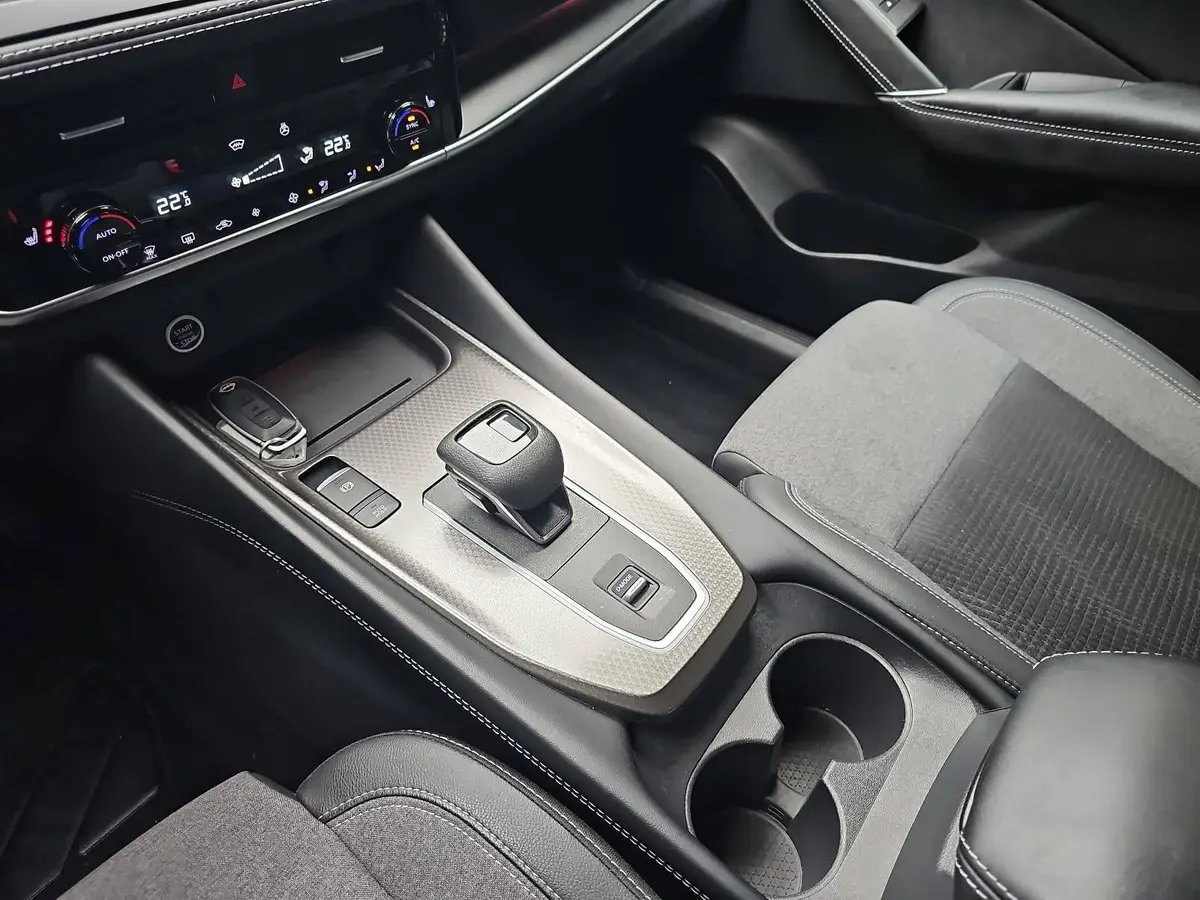 NISSAN QASHQAI 1.3 DIG-T MHEV AUTO. N-CONNECTA WINTER PANORAMA