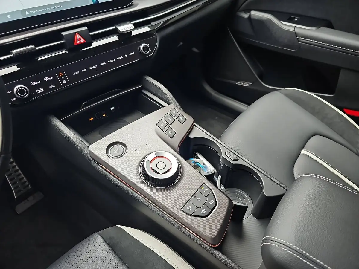 KIA SPORTAGE 1.6 T-GDI 180 AWD DCT GT-LINE MJ26 SCHW.DACH DRIVEWISE SOUND