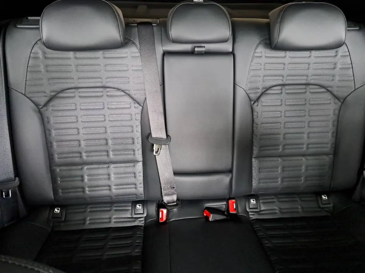 KIA XCEED 1.6 T-GDI 180 DCT SPIRIT MJ27 SOUND SITZ ADVANCED GLASDACH