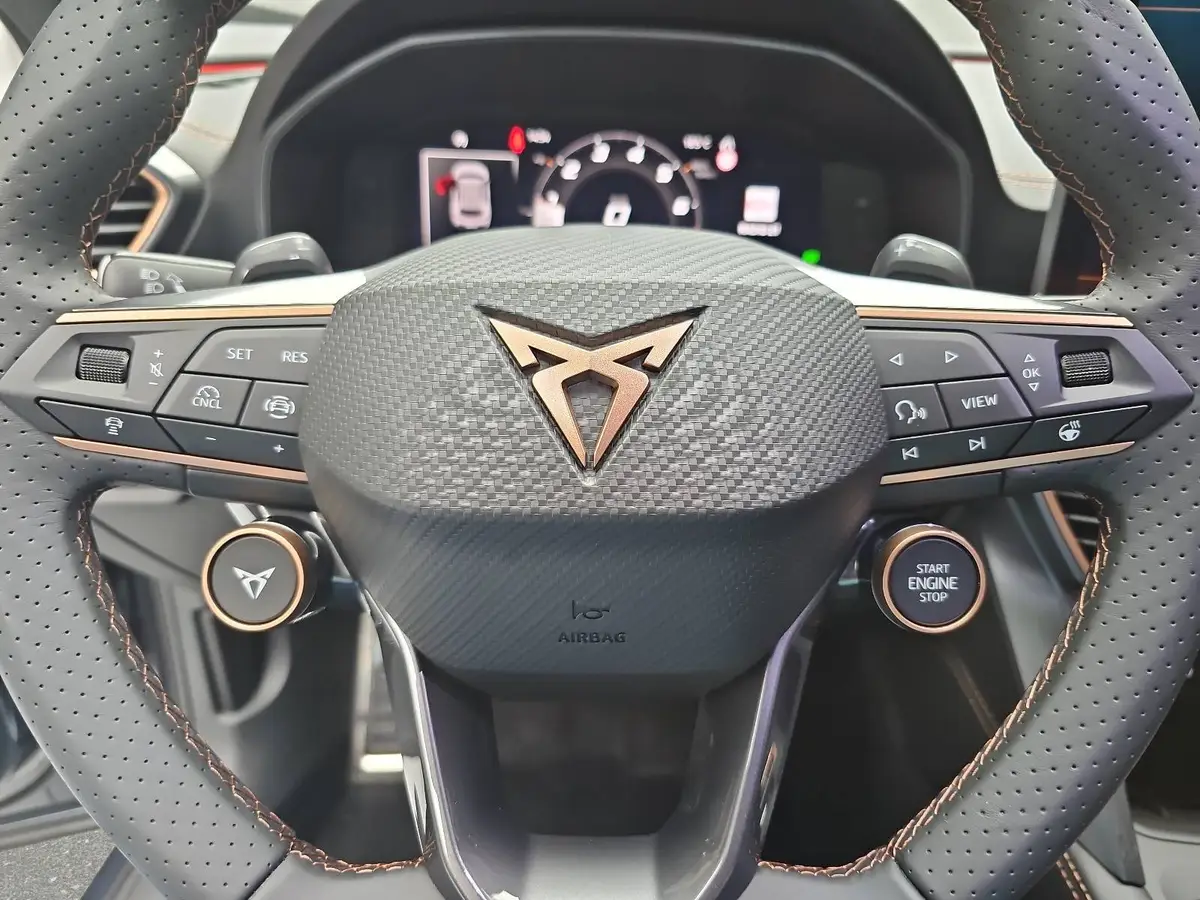 CUPRA FORMENTOR 1.5 ETSI DSG LED EDGE PAKET EL.HECKKLAPPE KAM