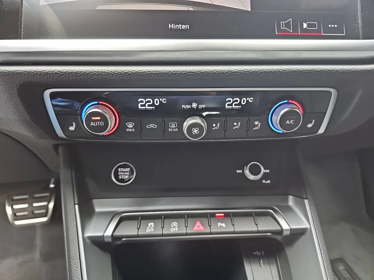 AUDI Q3 35 TFSI S-TRONIC S LINE NAVI LED PANO ACC BLACK+ K