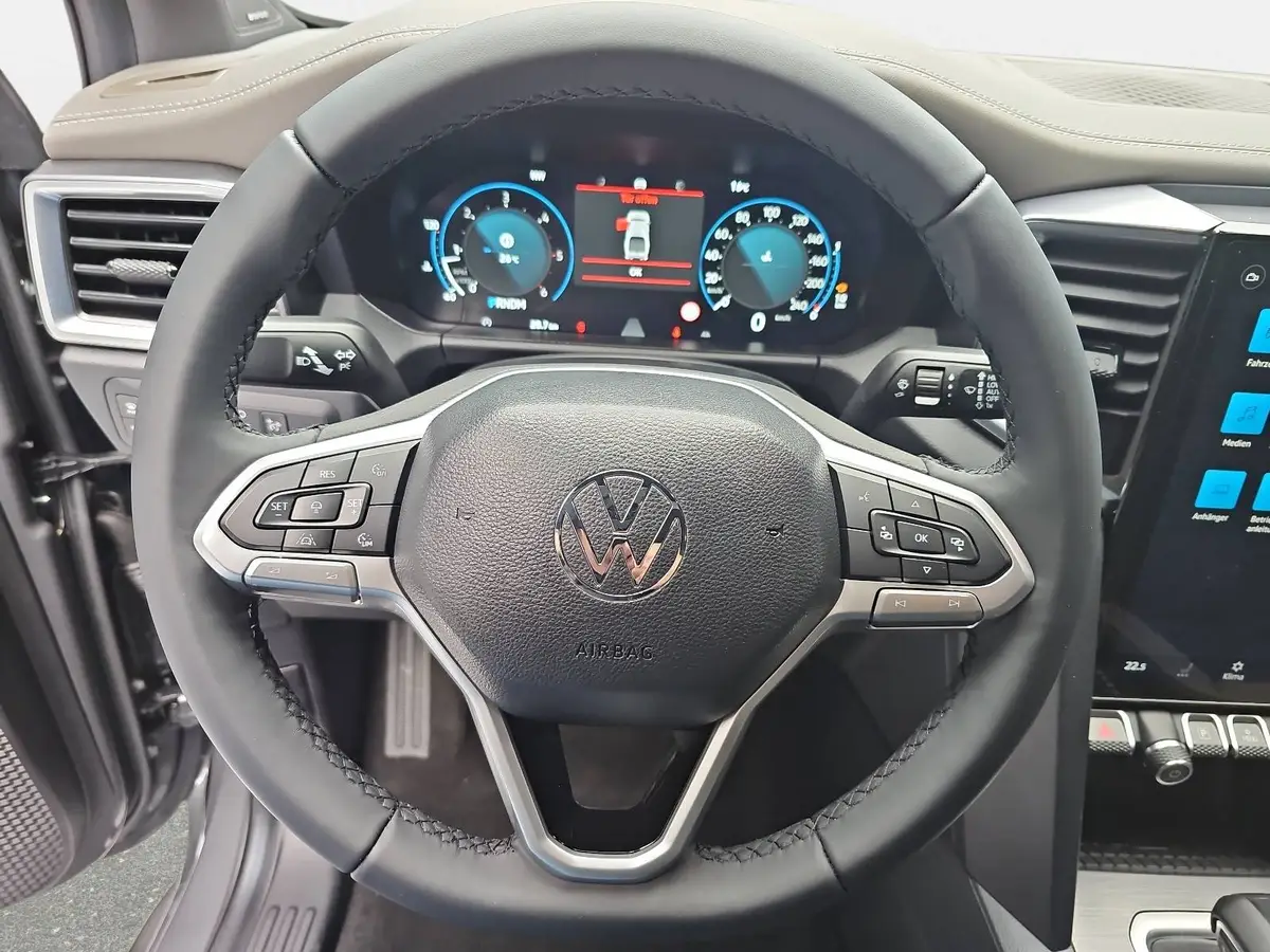 VW AMAROK 3.0 TDI AUTO. DOKA AVENTURA 4M NAVI LED EL.ROLLO