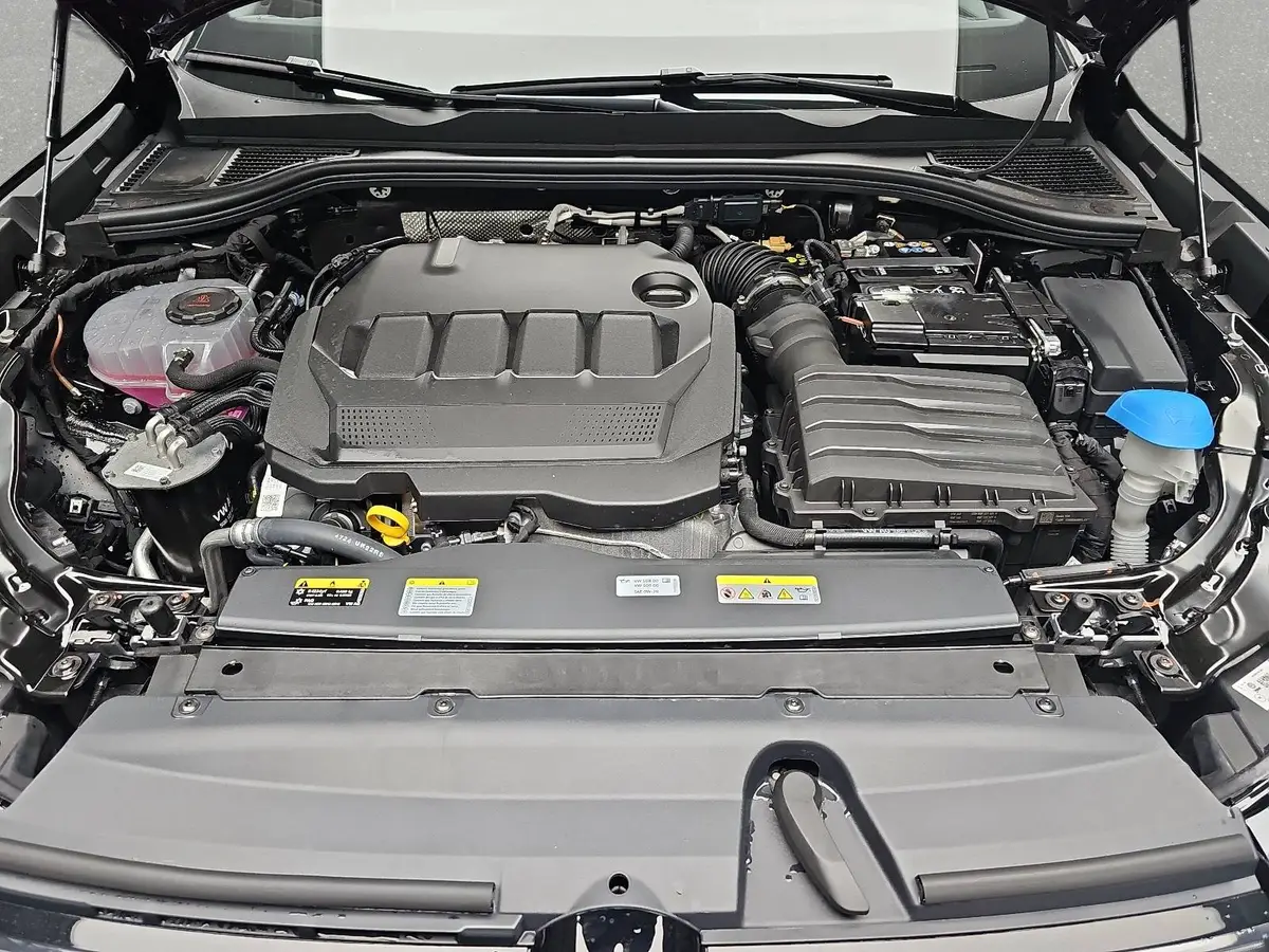 VW PASSAT VARIANT 2.0 TDI DSG R-LINE NAVI LED-MATRIX ACC PANO BLACK 