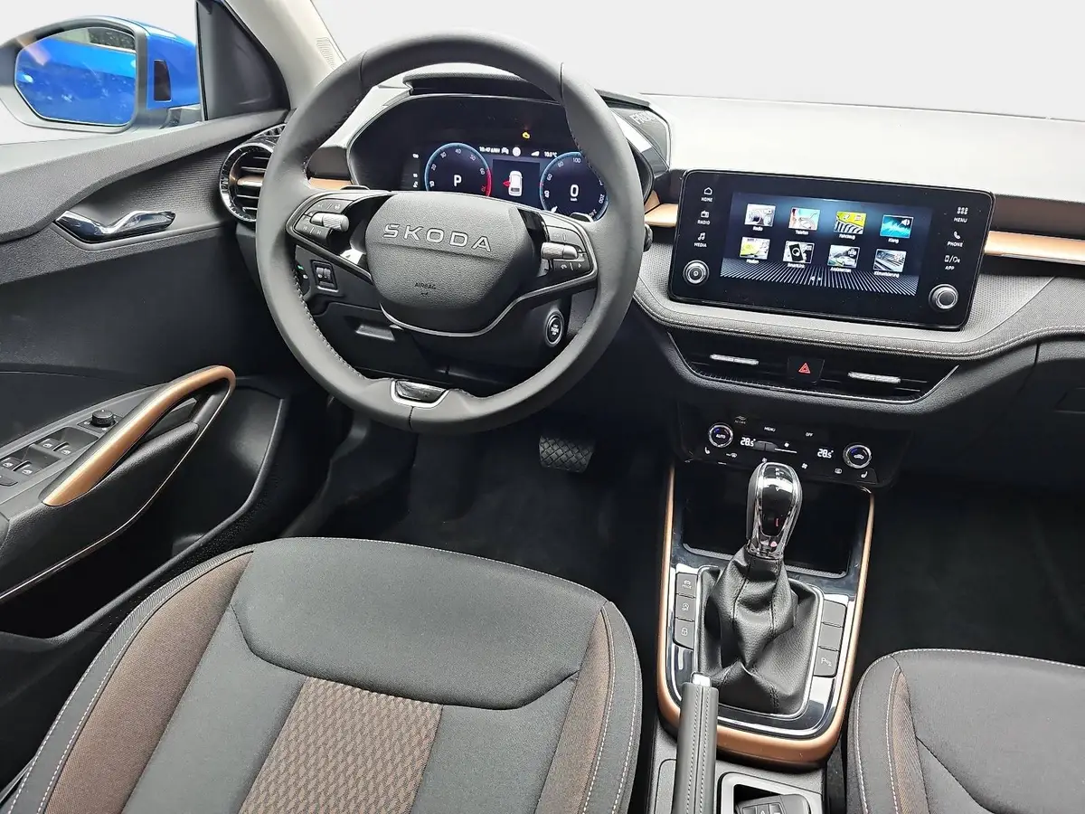 SKODA FABIA 1.0 TSI DSG 130 JAHRE LED KLIMAAUTO WINTER PDC KAM