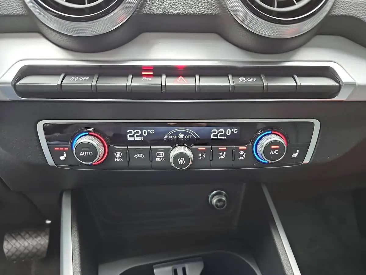 AUDI Q2 35 TFSI S-TRONIC S LINE NAVI LED ACC EL.HECKKL. WI