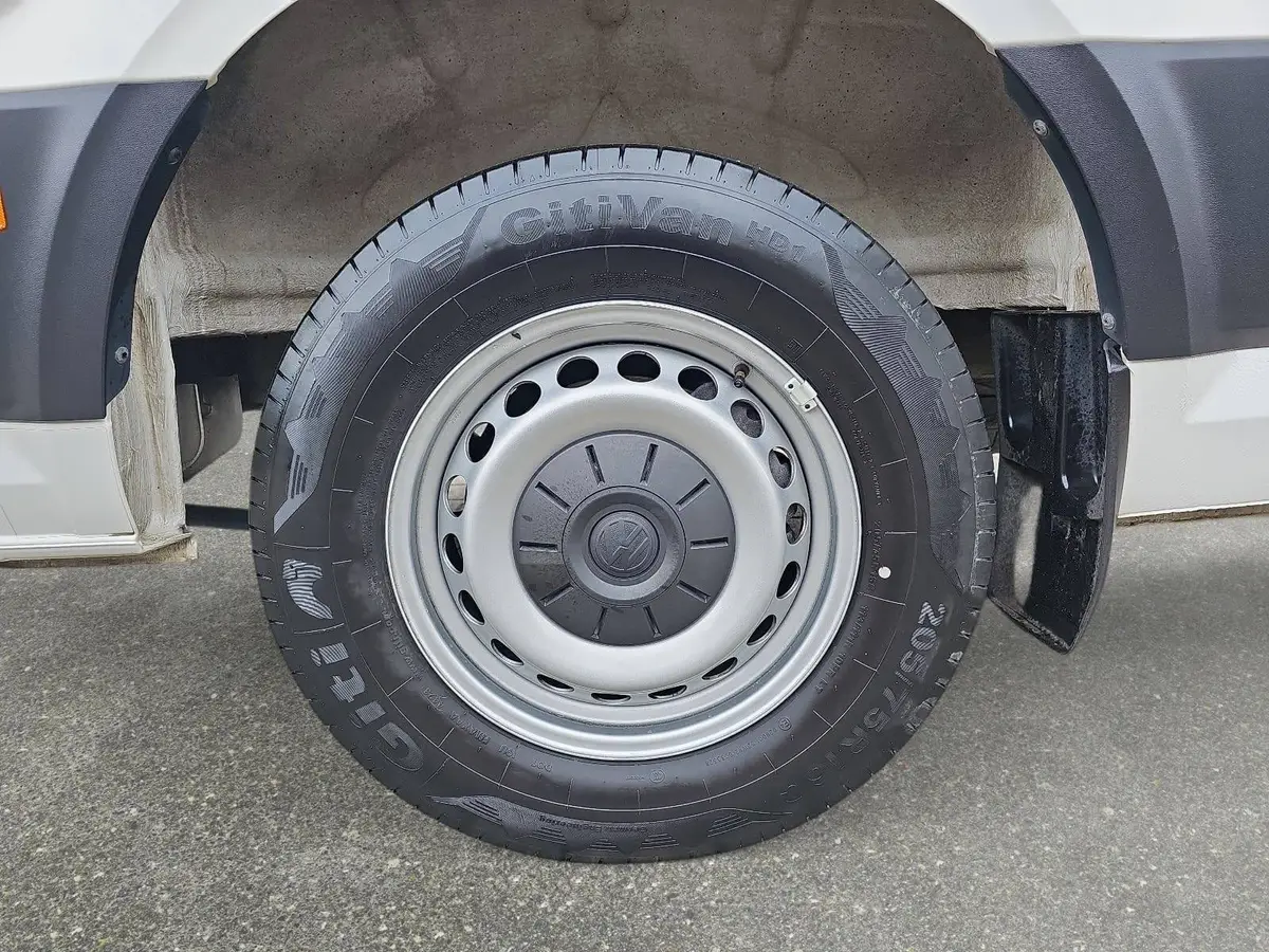 VW CRAFTER 35 TDI PLUS L3H3 FWD NAVI KLIMA 7-SITZE PDC AHK