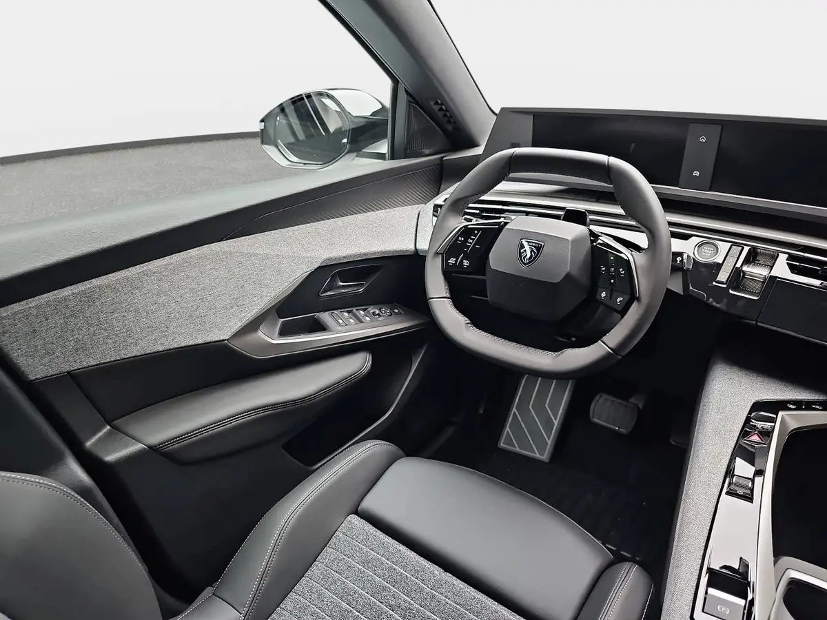 PEUGEOT 3008 1.2 HYBRID 145 E-DSC6 ALLURE LED WINTER AHK LM