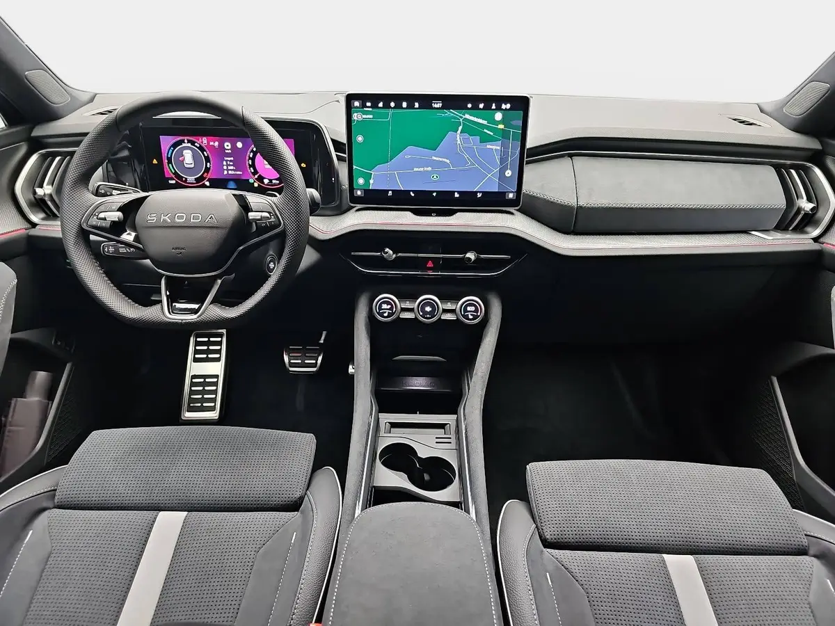 SKODA KODIAQ 1.5 TSI DSG IV PHEV SPORTLINE AHK PANO LM