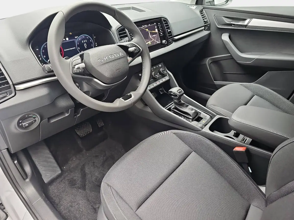 SKODA KAROQ 2.0 TDI DSG DRIVE NAVI LED AHK LM