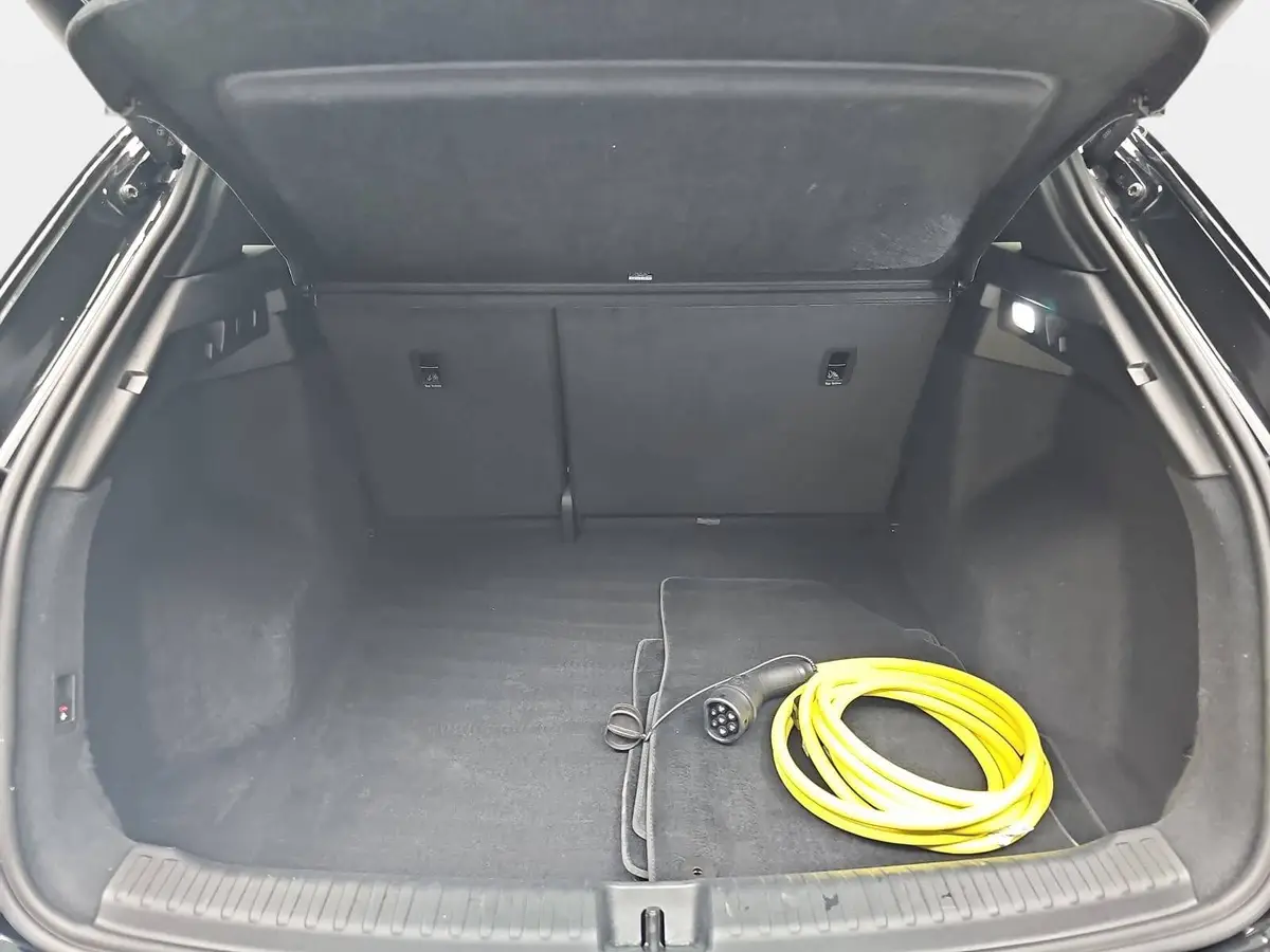 AUDI Q4 45 E-TRON S-LINE NAVI MATRIX KAMERA