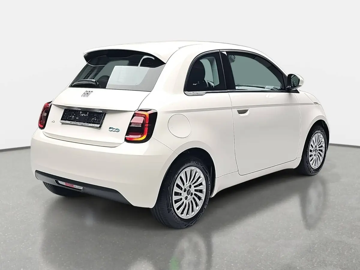 FIAT 500 ELEKTRO 23.8 KWH ACTION RADIO & WINTER PAKET