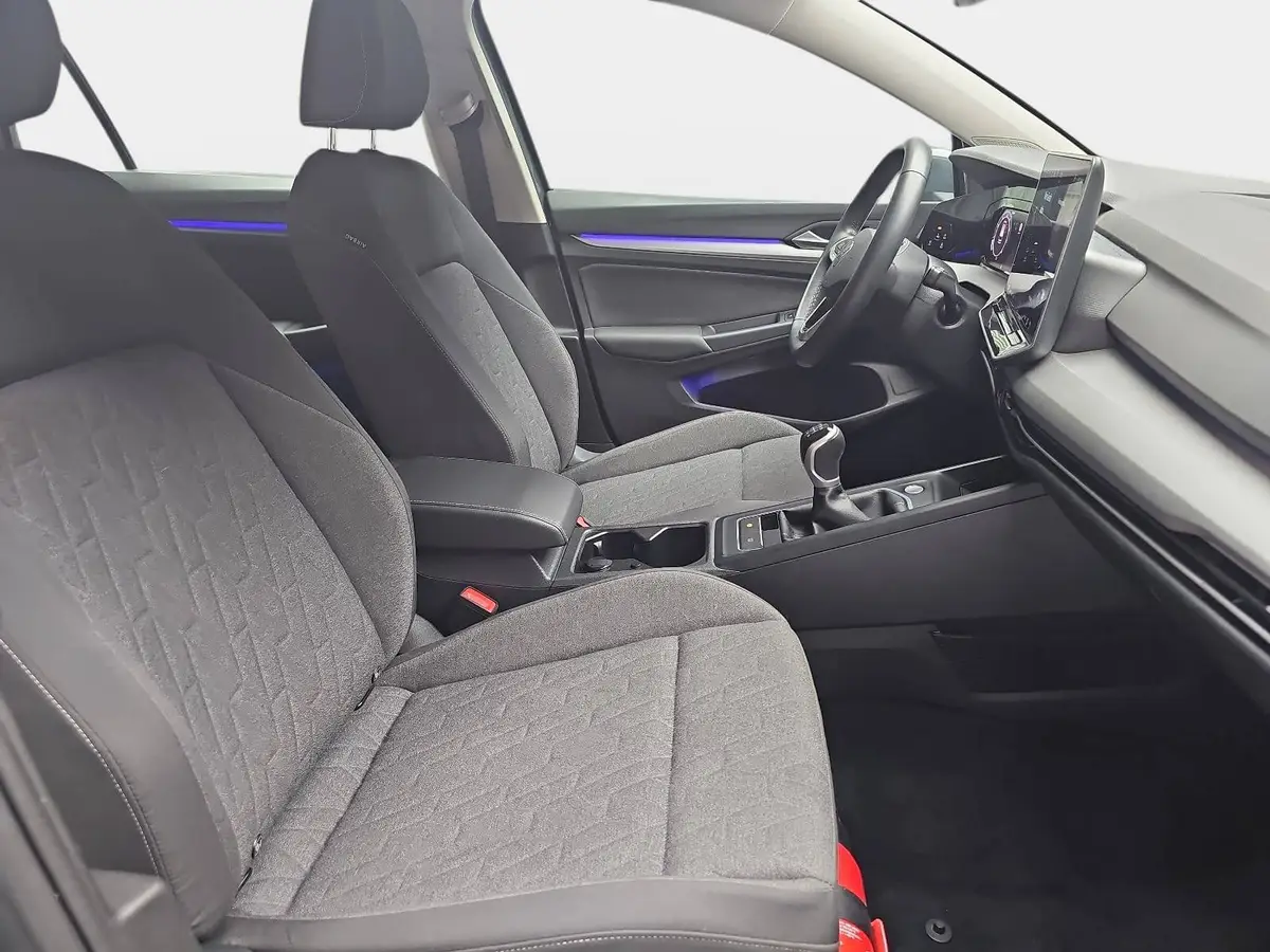 VW GOLF 1.5 TSI VIII VARIANT LIFE LED AHK LM