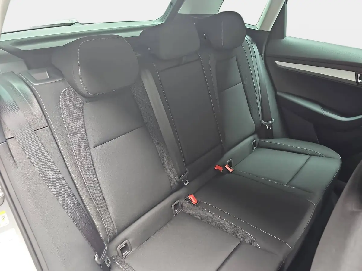 SKODA KAROQ 1.5 TSI DSG FAMILY LED KAMERA LM17