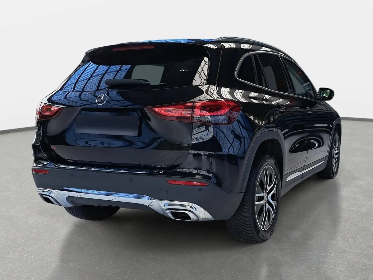 MERCEDES-BENZ GLA 200 D DCT PROGRESSIVE NAVI LED