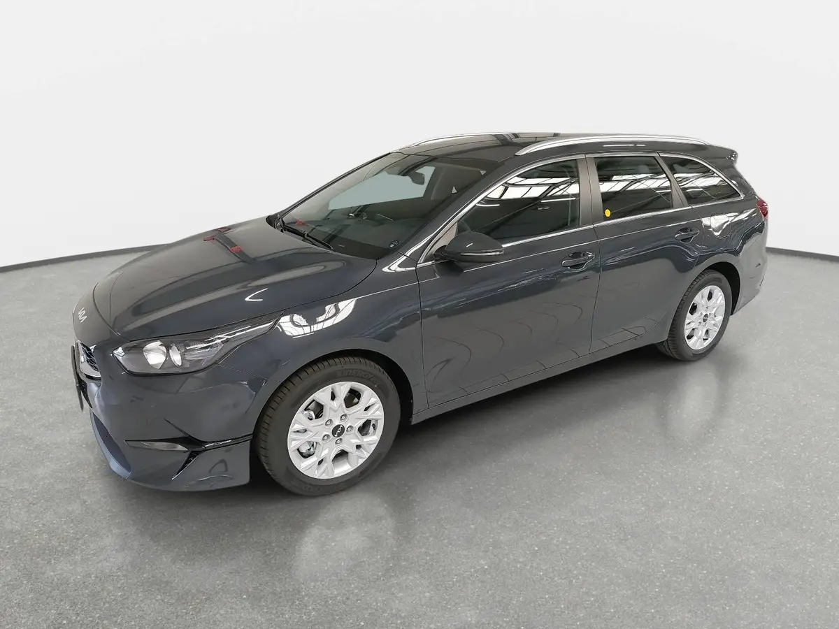 KIA CEED SW 1.5 T-GDI 48V DCT7 ULTIMATE EDITION