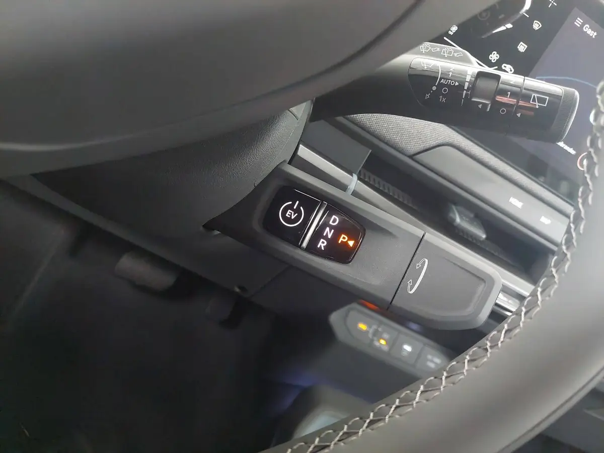 KIA EV3 58.3 KWH EARTH MJ26 WINTER BUSIN. UPGRADE DRIVEWISE-PARK DESIGN SOUND