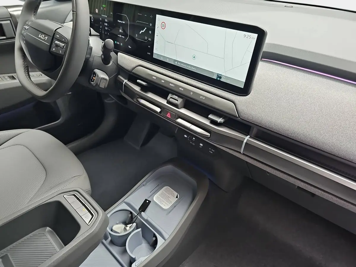 KIA EV3 81.4 KWH EARTH MJ26 WINTER BUSIN. UPGRADE DRIVEWISE-PARK DESIGN SOUND