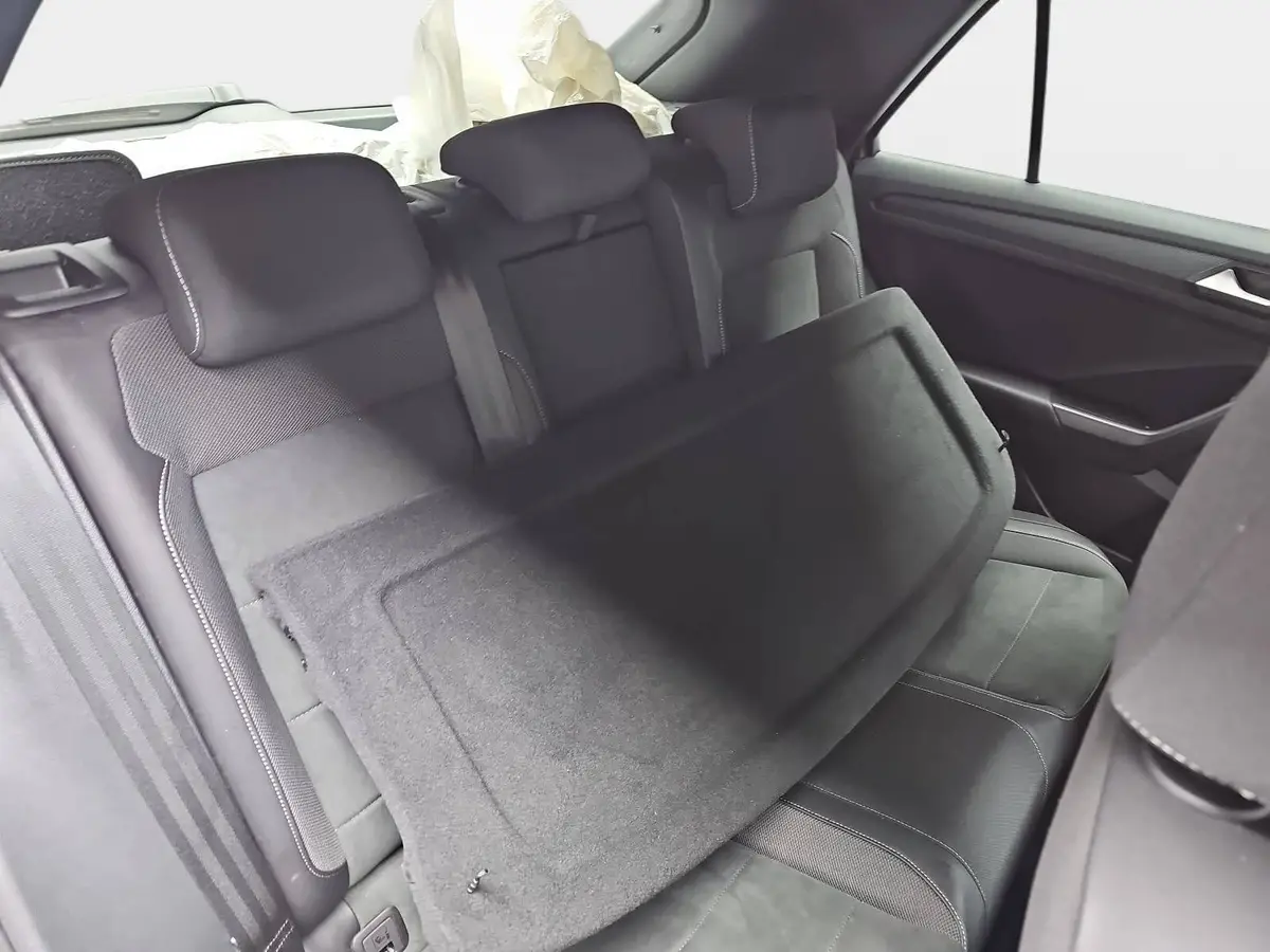 VW T-ROC 1.5 TSI DSG R-LINE NAVI KLIMA LED KAMERA WINTER AH