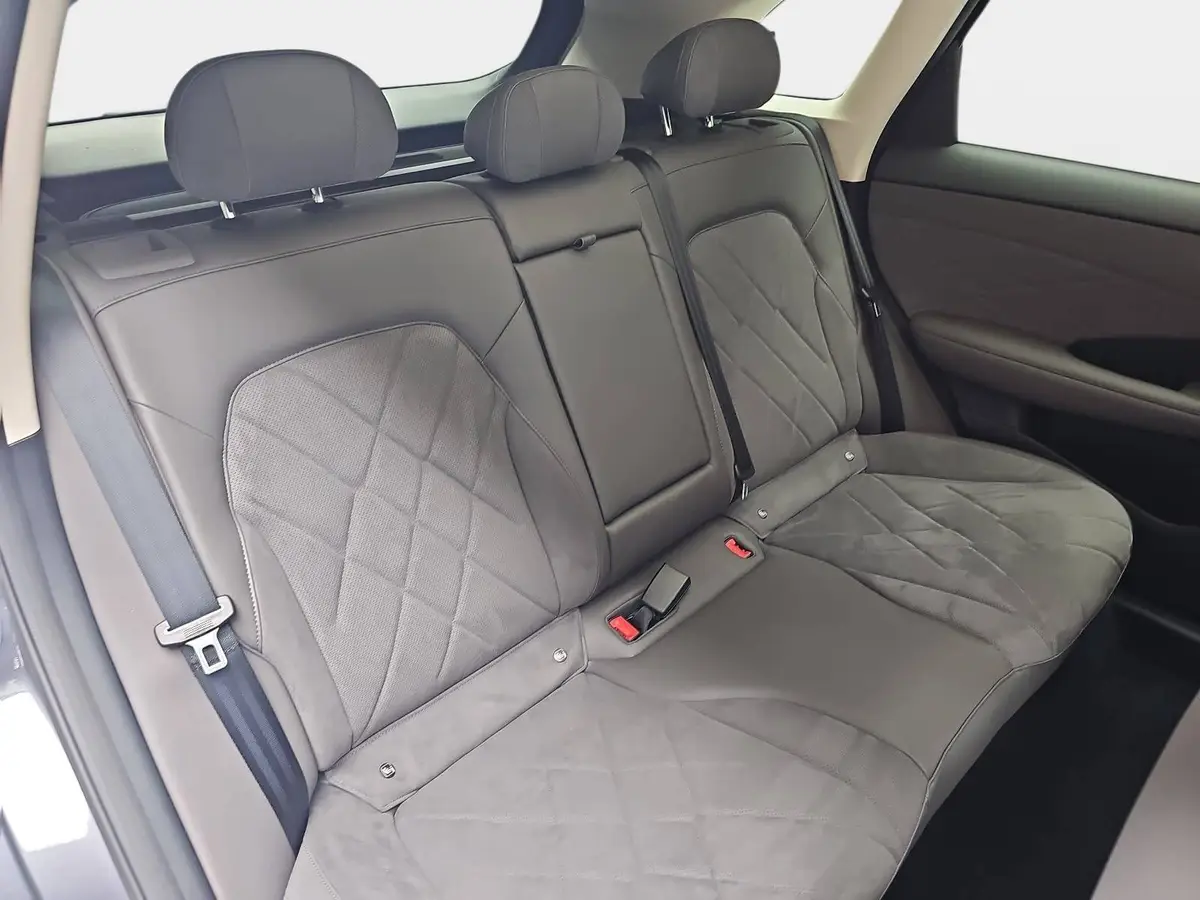 MG ANDERE EV 77 KWH LUXURY PANORAMA LEDER 20-ZOLL