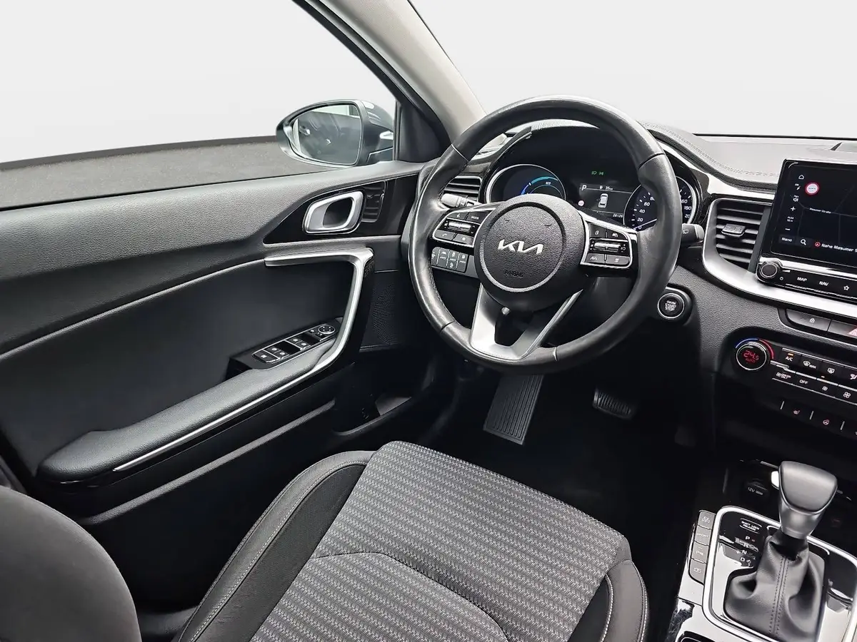 KIA CEED SW 1.6 GDI PLUG-IN-HYBRID VISION KOMFORT NAVI