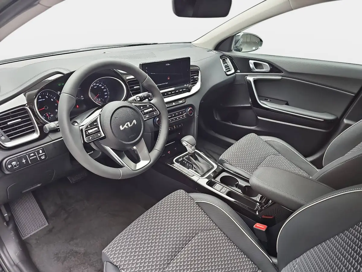 KIA XCEED 1.6 T-GDI 150 DCT SPIRIT MJ26 XCLUSIVE GLASDACH