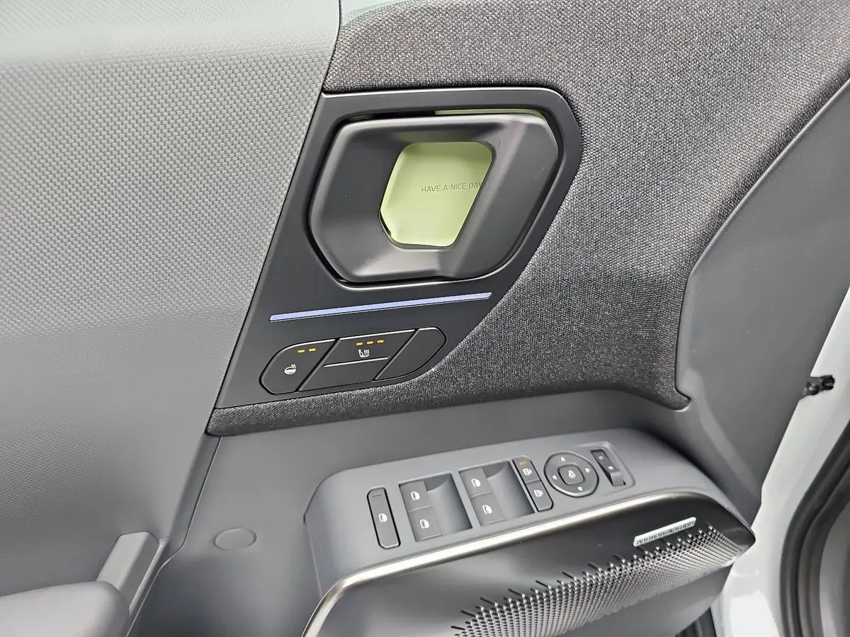 KIA EV2 42.2 KWH EARTH MJ27 WINTER-CONNECT TECHNOLOGY DRIVEWISE-PARK DESIGN