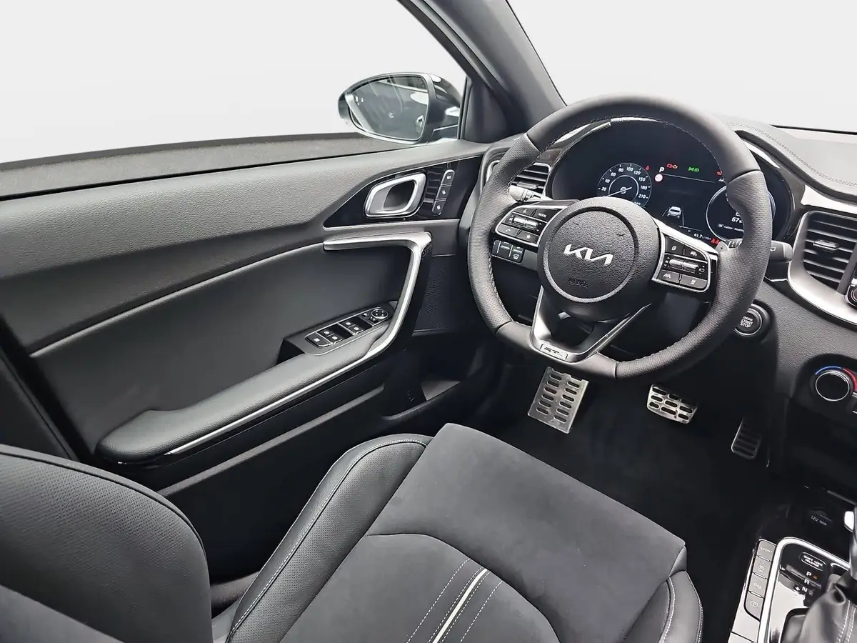 KIA XCEED 1.6 T-GDI 180 DCT GT-LINE MJ26 LEDER GLASDACH