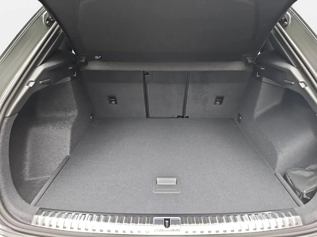 AUDI Q3 35 TFSI S-TRONIC S LINE NAVI LED PANO ACC BLACK+ K