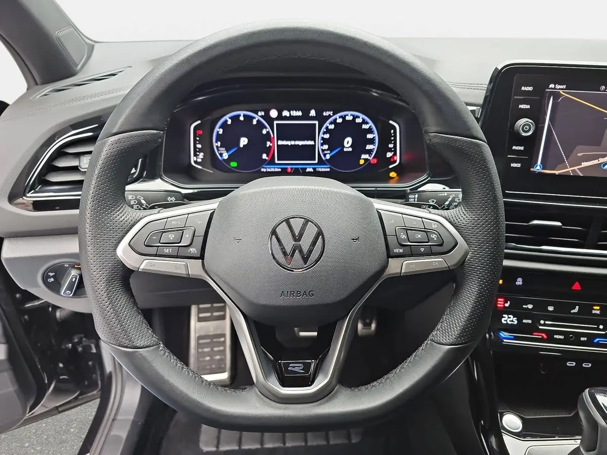 VW T-ROC 1.5 TSI DSG R-LINE NAVI KLIMA LED KAMERA WINTER AH