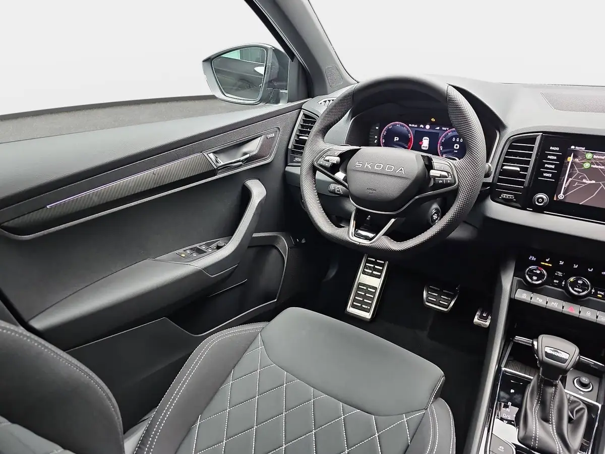 SKODA KAROQ 1.5 TSI DSG SPORTLINE NAVI LED-MATRIX PANO CANTON 
