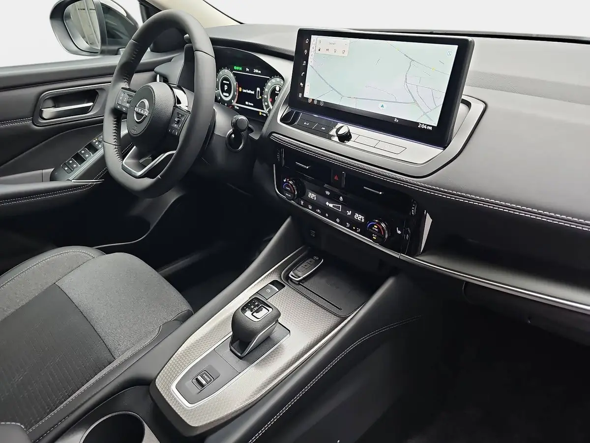 NISSAN QASHQAI 1.3 DIG-T XTRONIC N-CONNECTA PANO WINTER