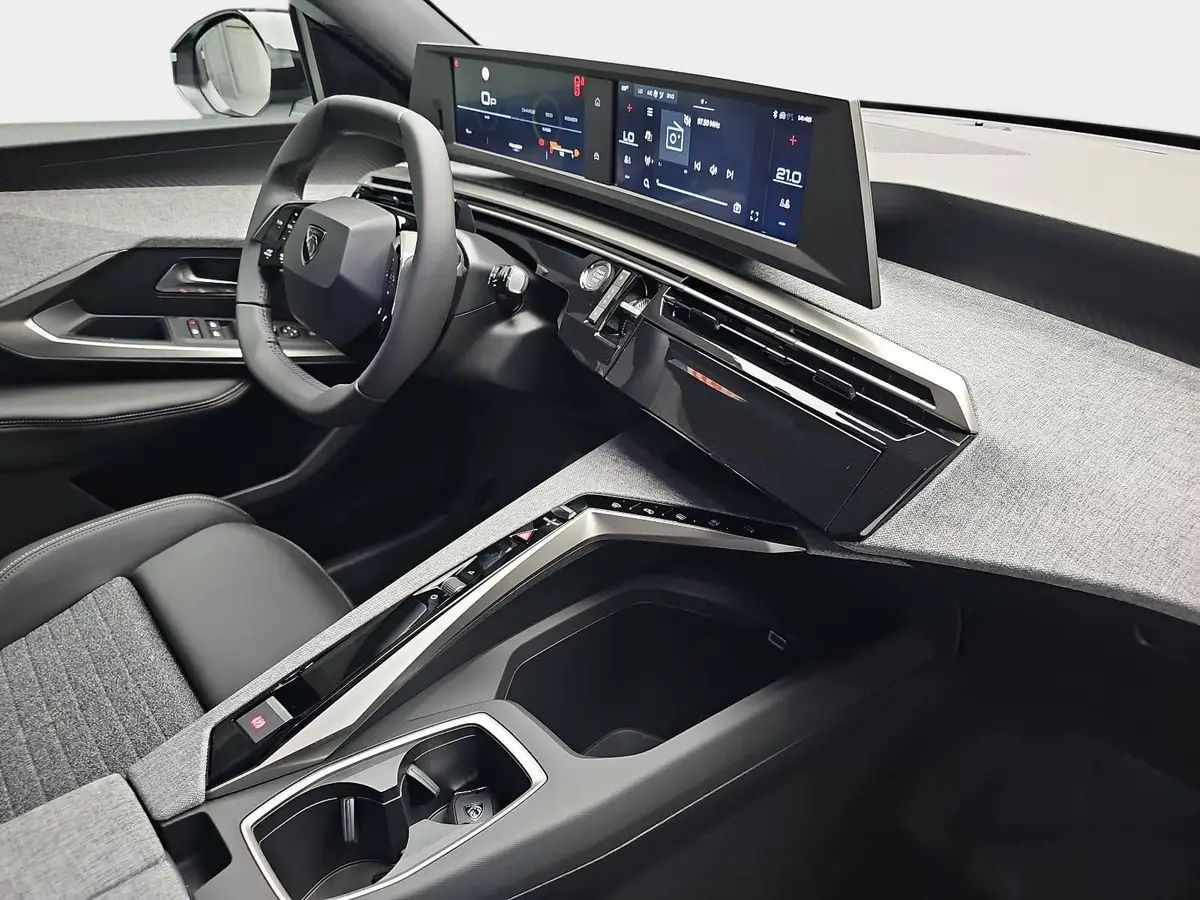 PEUGEOT 3008 1.2 HYBRID 145 E-DSC6 ALLURE LED WINTER AHK LM