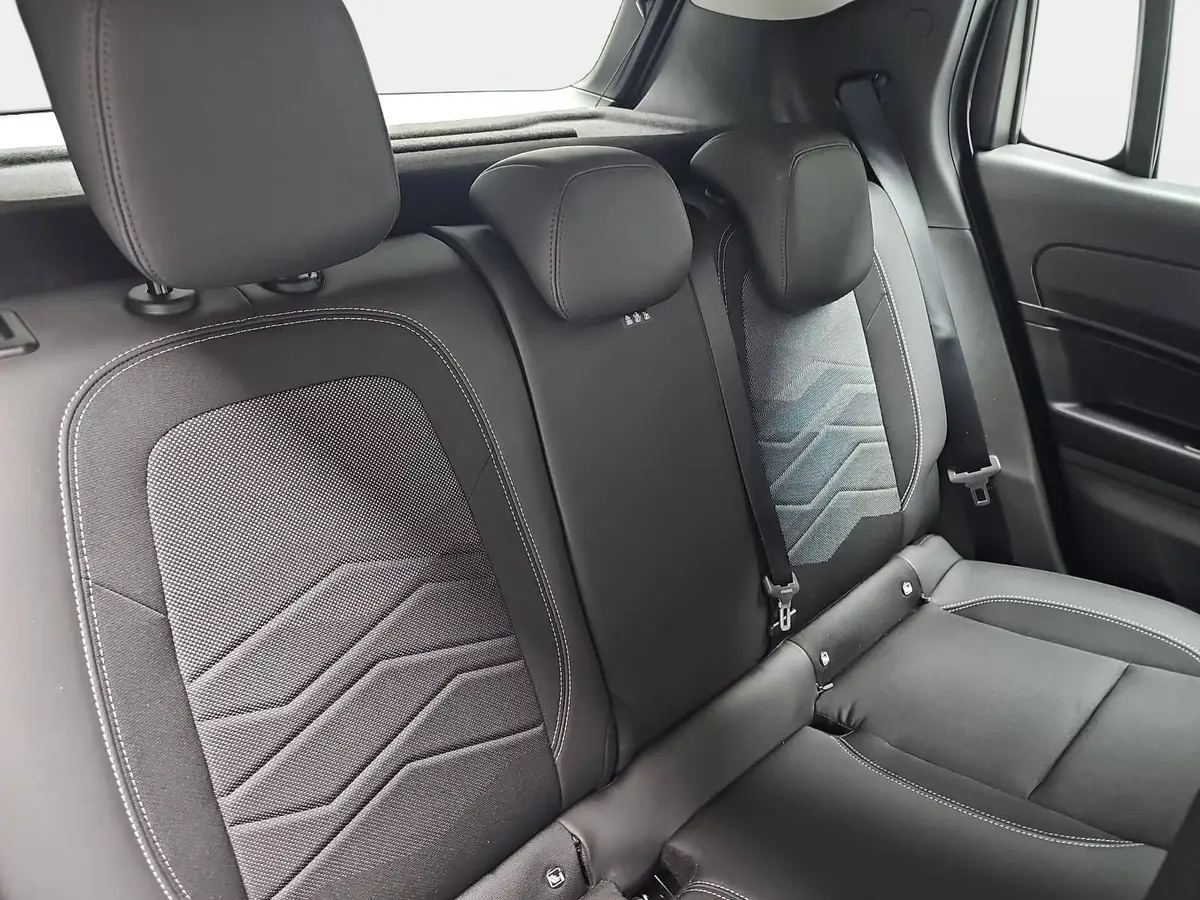JEEP AVENGER AUTO. 51KWH ALTITUDE LED KLIMAAUTO
