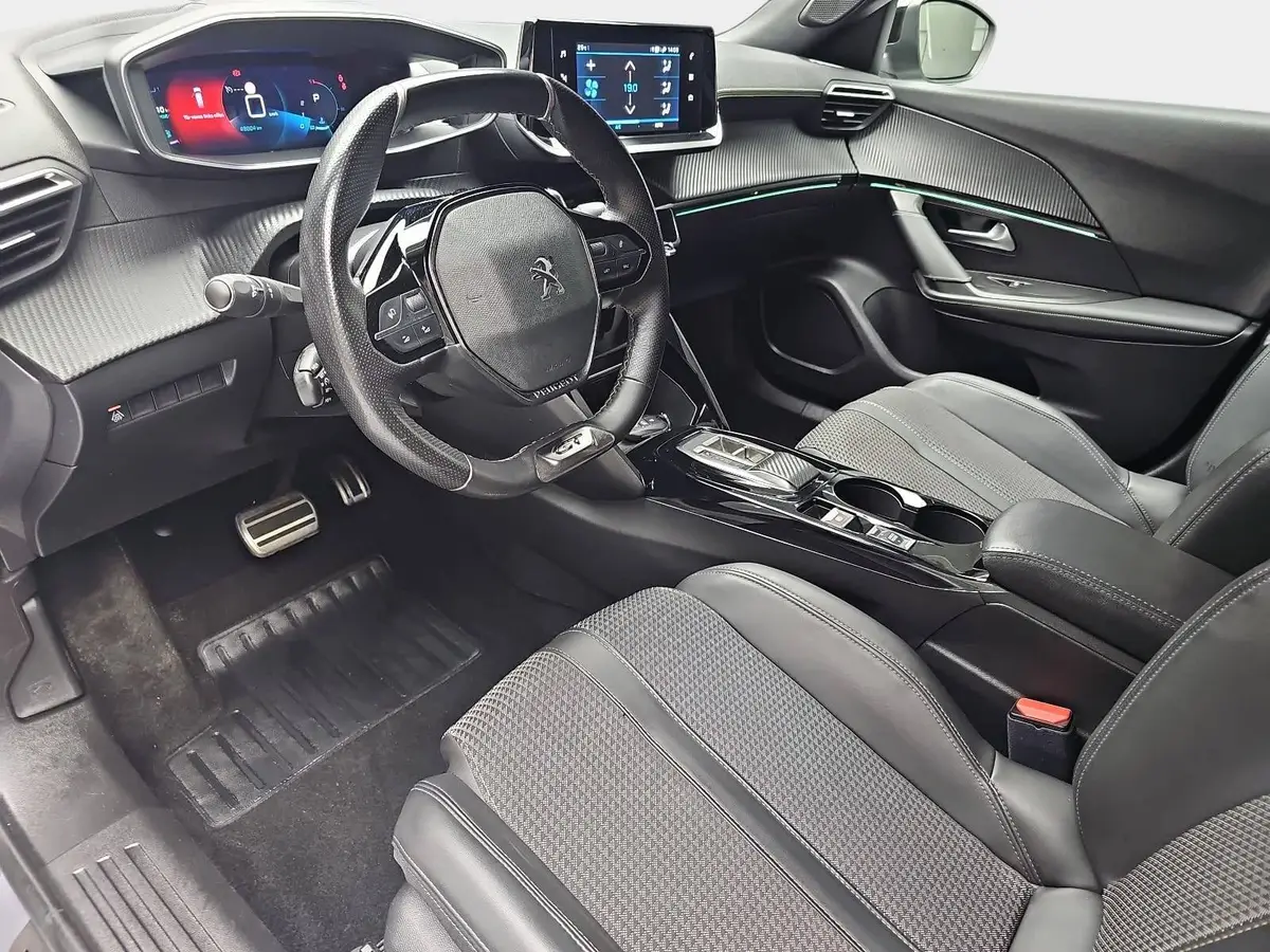 PEUGEOT 2008 1.2 PURETECH 130 AUTO. GT SH LED LM