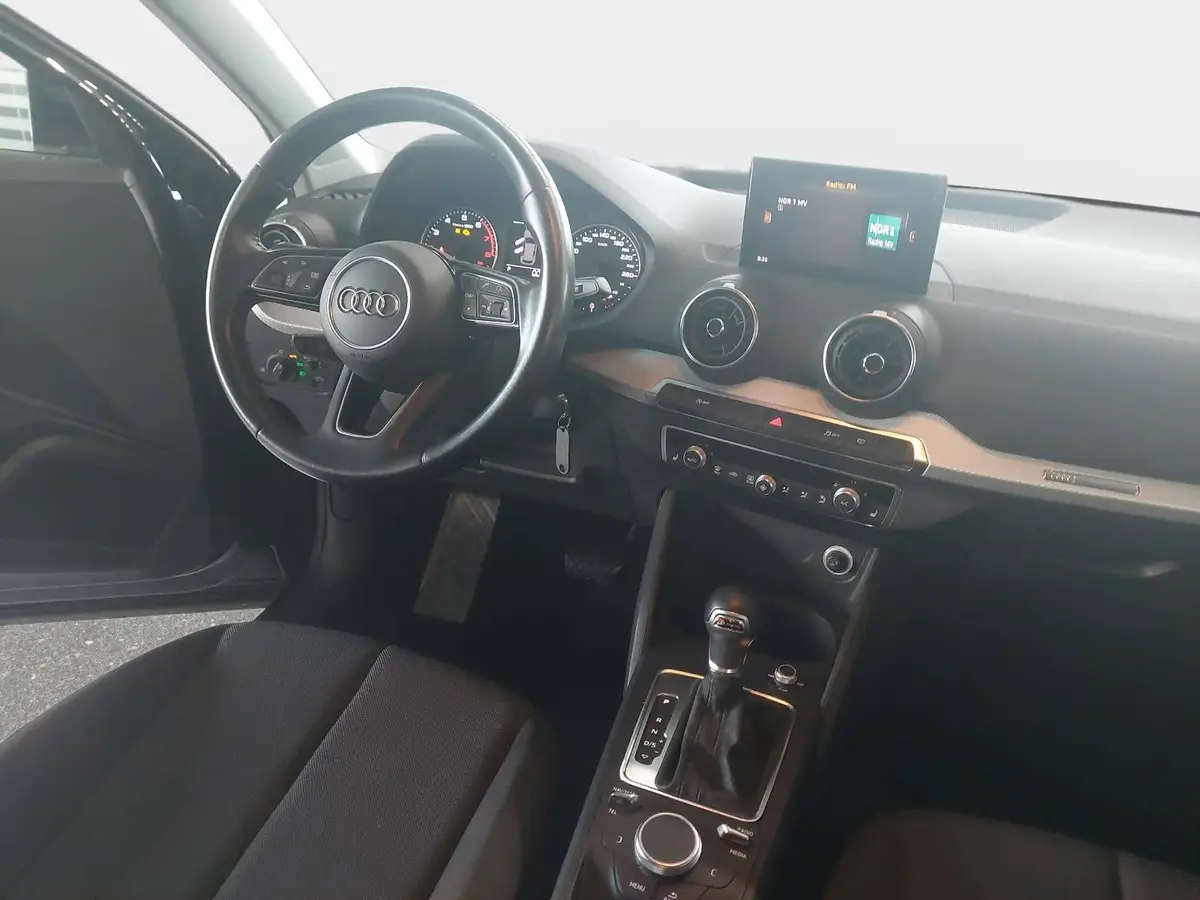 AUDI Q2 1.5 TFSI 35 GANZJAHRESREIFEN AHK