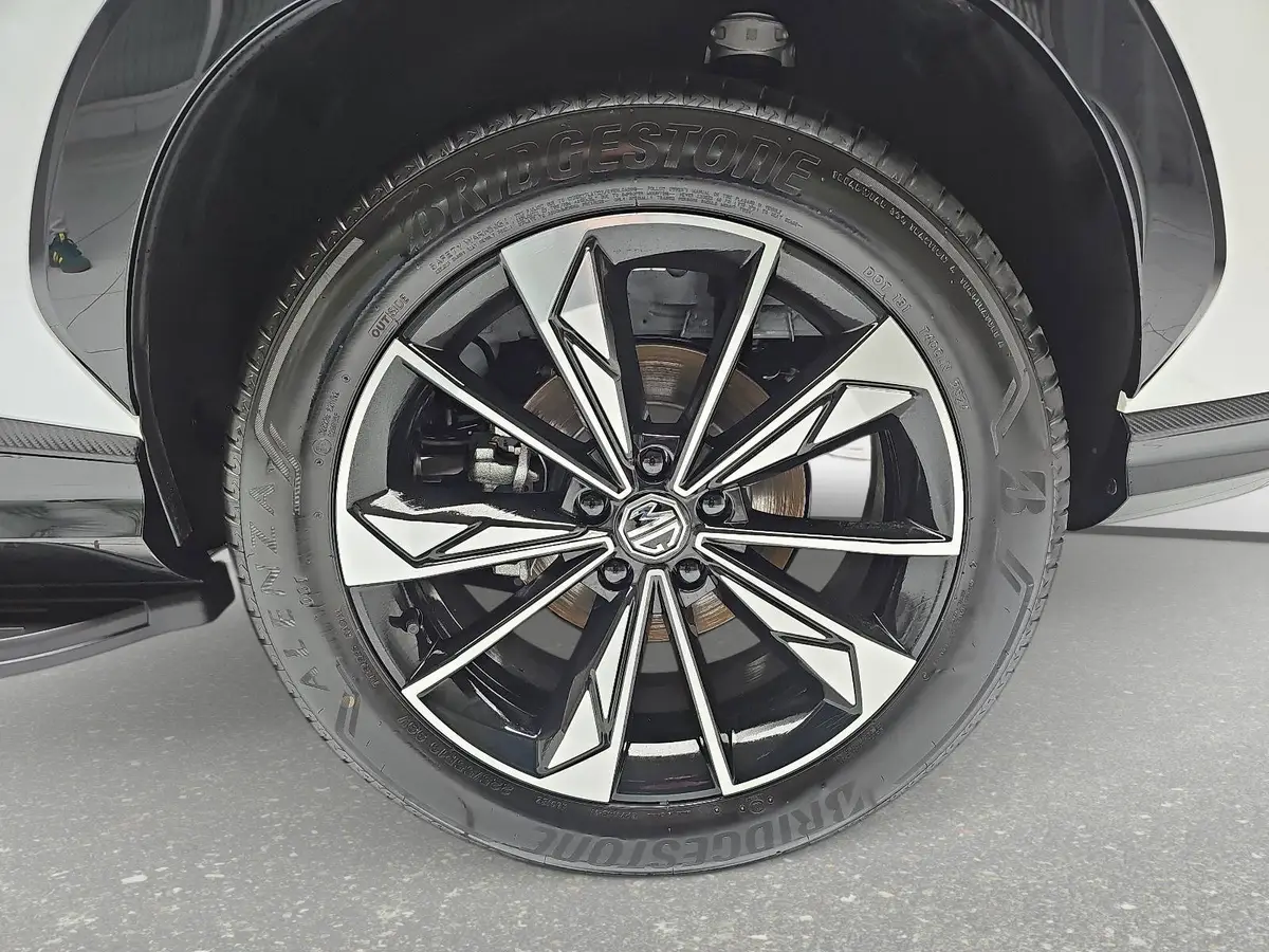 MG HS 1.5 PLUG-IN-HYBRID LUXURY LEDER 360-GRAD-KAMERA 19-ZOLL-LM