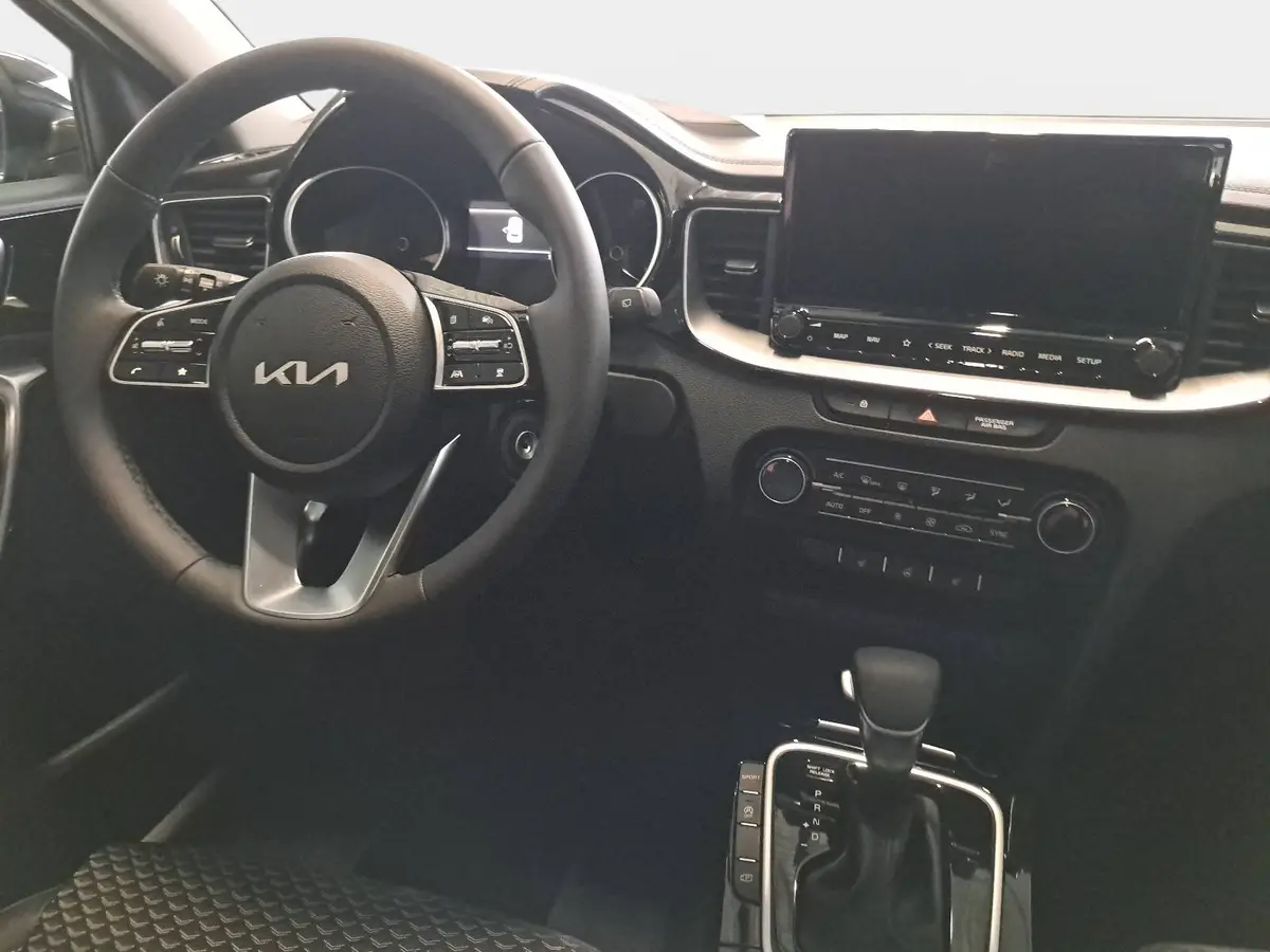 KIA XCEED 1.6 T-GDI 150 DCT VISION MJ26 KOMFORT+