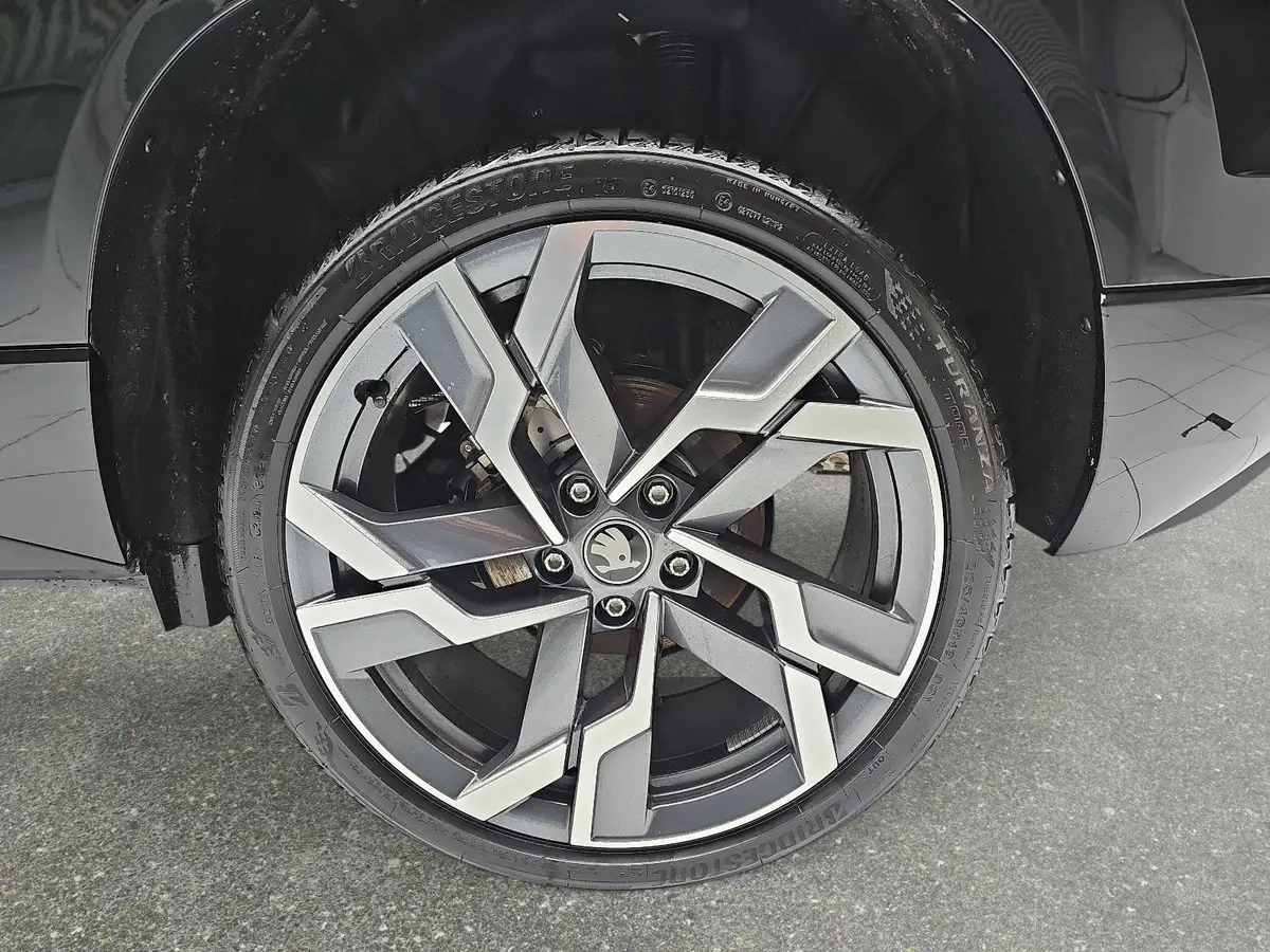 SKODA KAROQ 1.5 TSI DSG SPORTLINE NAVI LED PANO ACC WINTER KAM