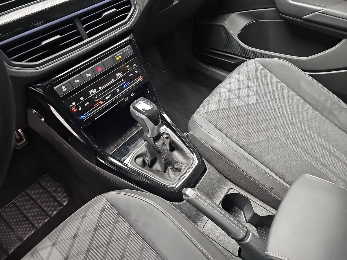 VW T-CROSS 1.5 TSI DSG R-LINE IQ-LED KLIMA DAB WINTER KAMERA 