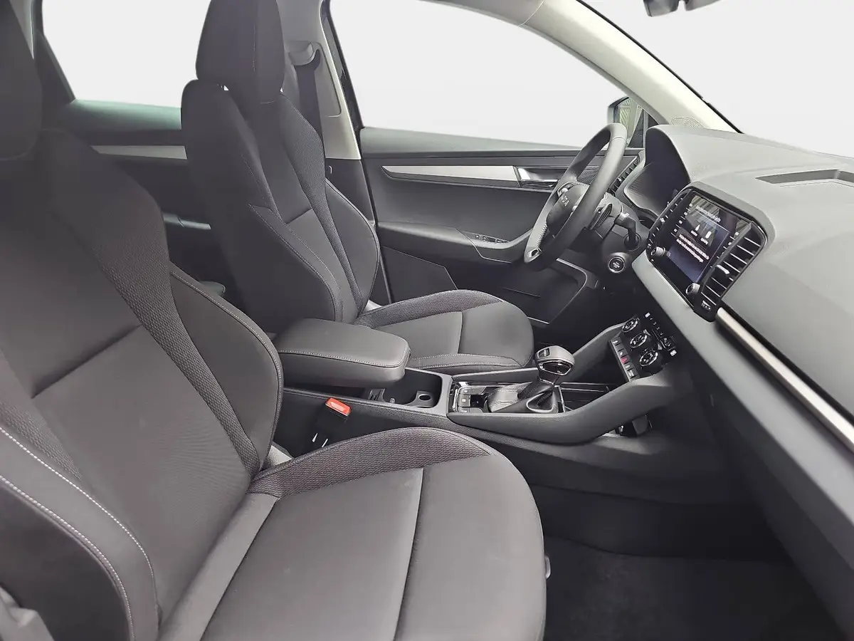 SKODA KAROQ 1.5 TSI DSG 130 JAHRE LED KLIMAAUTO SMARTLINK PDC 